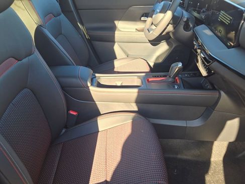 New 2026 Nissan Kicks SR w/ Cold Weather Package image 8