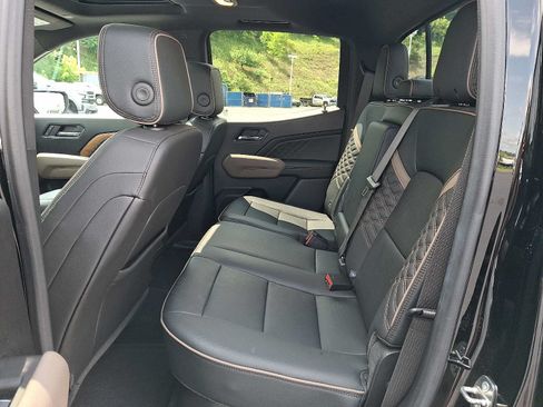 Used 2023 GMC Canyon Denali AWD/4WD image 10