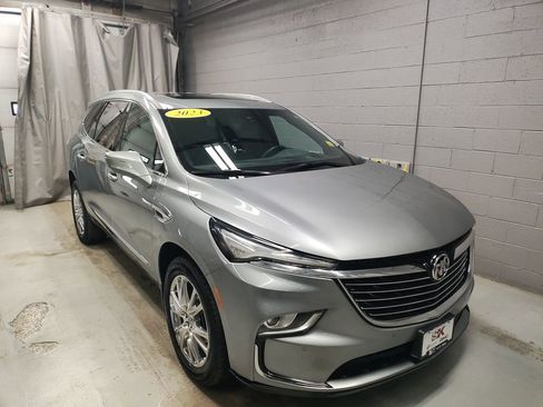 Used 2023 Buick Enclave Premium w/ Experience Buick Package image 5