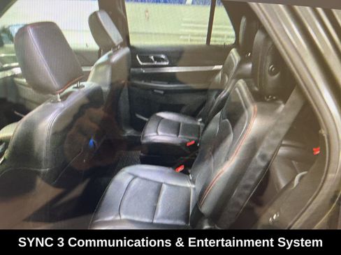 Used 2018 Ford Explorer Sport w/ Equipment Group 401A image 8