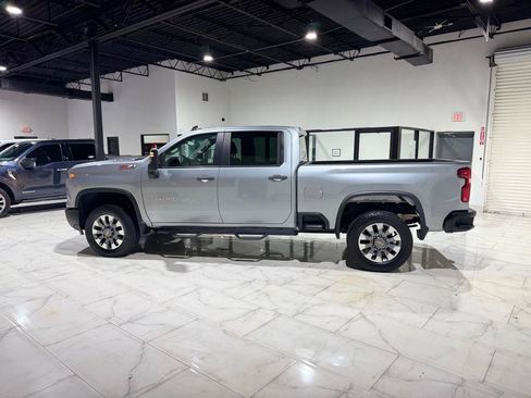 Used 2024 Chevrolet Silverado 2500 Custom w/ Custom Value Package AWD/4WD image 5