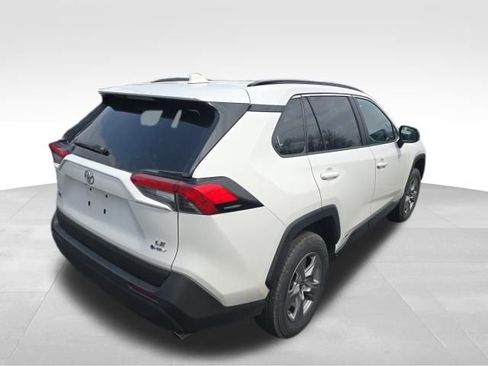 Used 2025 Toyota RAV4 LE image 5