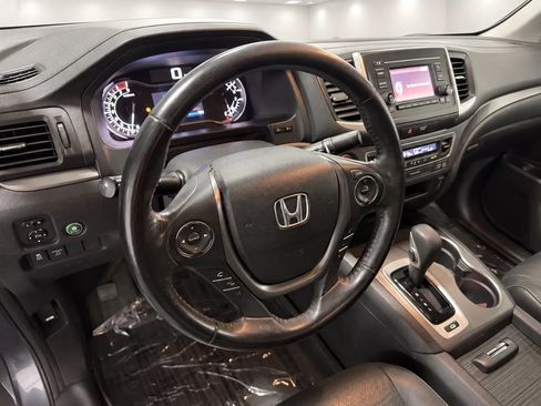Used 2017 Honda Ridgeline RTL image 10