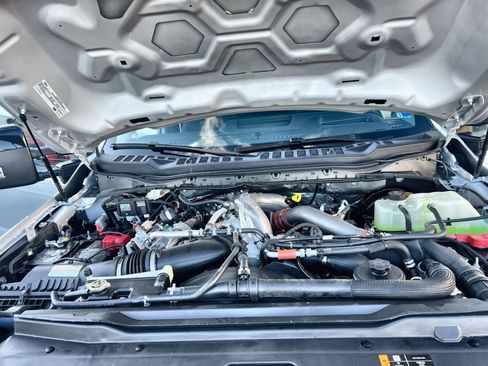 New 2026 Ford F250 Lariat w/ Black Appearance Package image 28