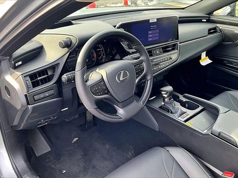 New 2025 Lexus ES 350 Ultra Luxury image 6