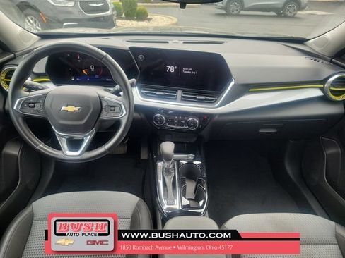 Used 2024 Chevrolet Trax LT w/ Driver Confidence Package FWD image 9