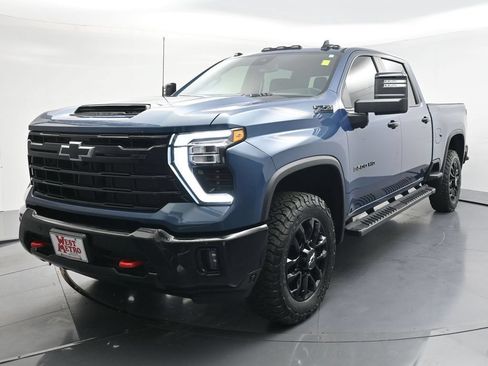 Used 2026 Chevrolet Silverado 3500 LT w/ Trail Boss Package AWD/4WD image 3