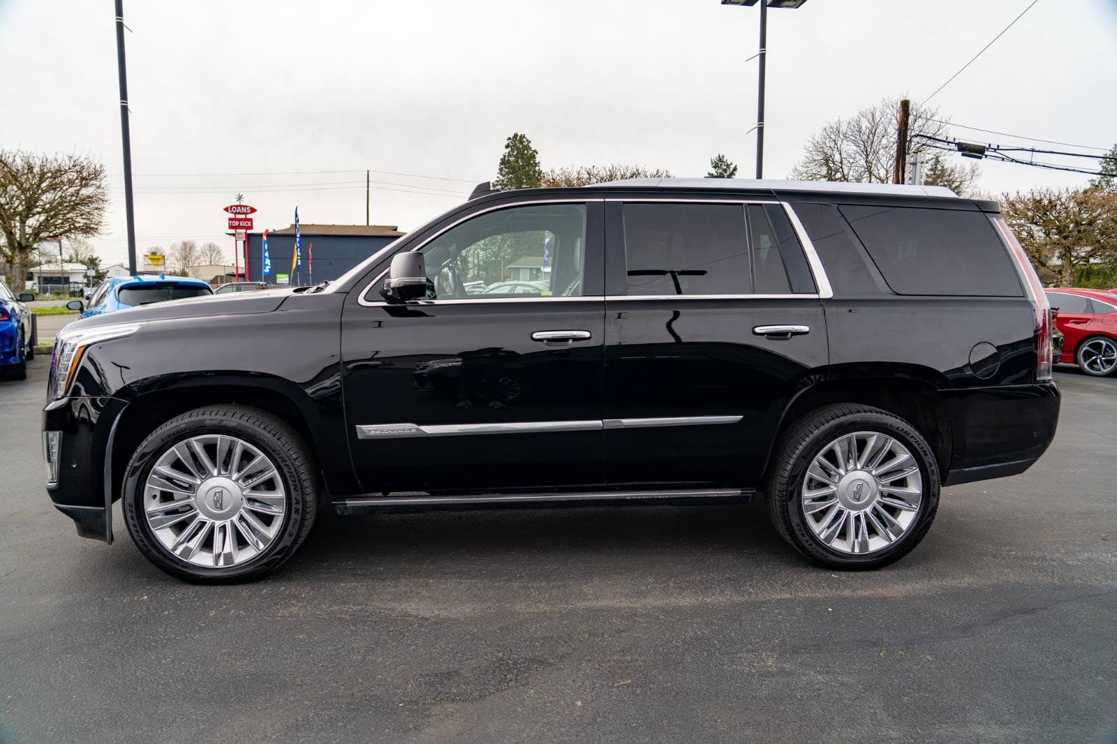 Used 2017 Cadillac Escalade Platinum AWD/4WD image 14