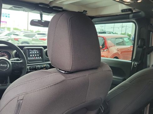 Used 2023 Jeep Gladiator Sport AWD/4WD image 15
