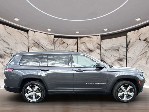 Used 2021 Jeep Grand Cherokee L Limited image 2