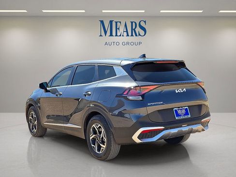 Used 2024 Kia Sportage LX image 3