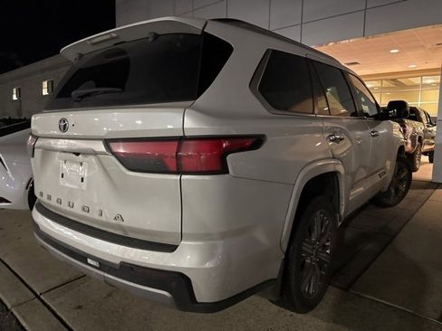 Used 2024 Toyota Sequoia Capstone image 10