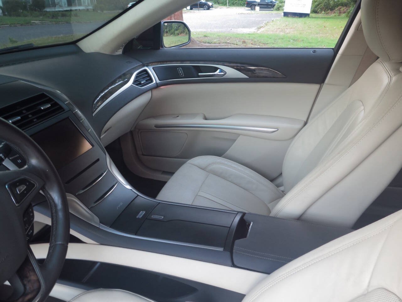Used 2015 Lincoln MKZ Hybrid w/ Equipment Group 202A Reserve FWD image 12