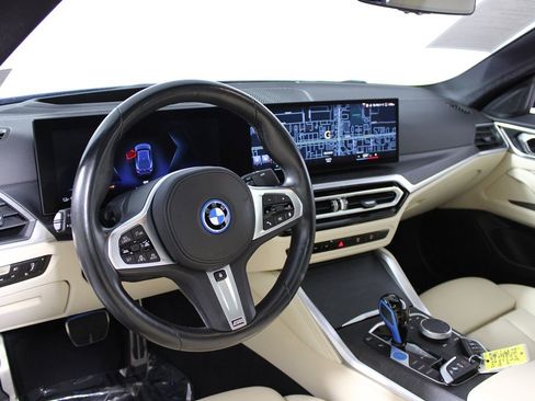 Used 2022 BMW i4 eDrive40 w/ M Sport Package image 7