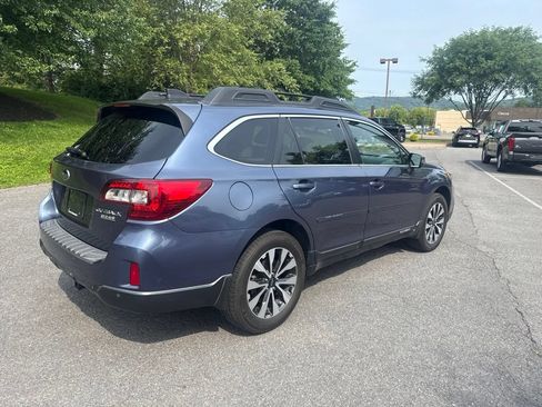 Used 2017 Subaru Outback 2.5i Limited AWD/4WD image 3
