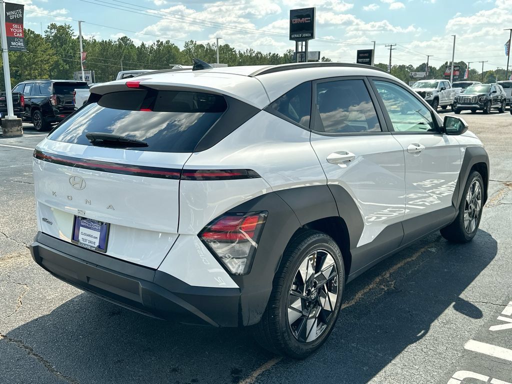Used 2025 Hyundai Kona SEL FWD image 7