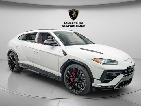 Used 2024 Lamborghini Urus S AWD/4WD image 1
