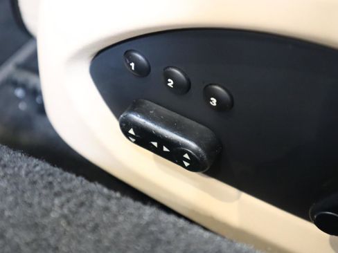 Used 2015 Ferrari 458 Spider image 33