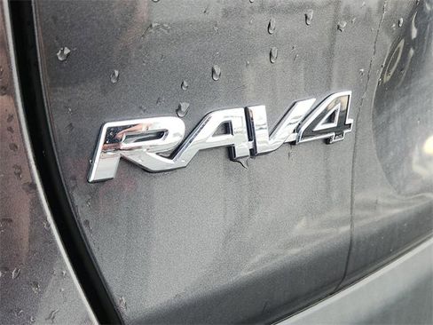 Used 2022 Toyota RAV4 XLE image 13