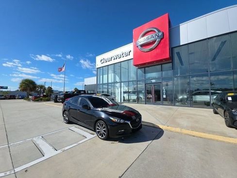 Used 2018 MAZDA MAZDA3 Touring image 2