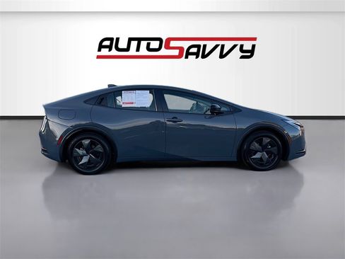 Used 2024 Toyota Prius Prime SE image 8