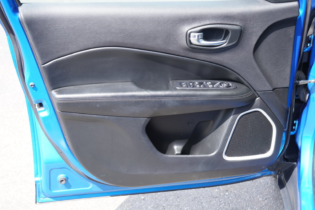 Used 2019 Jeep Compass Latitude AWD/4WD image 9