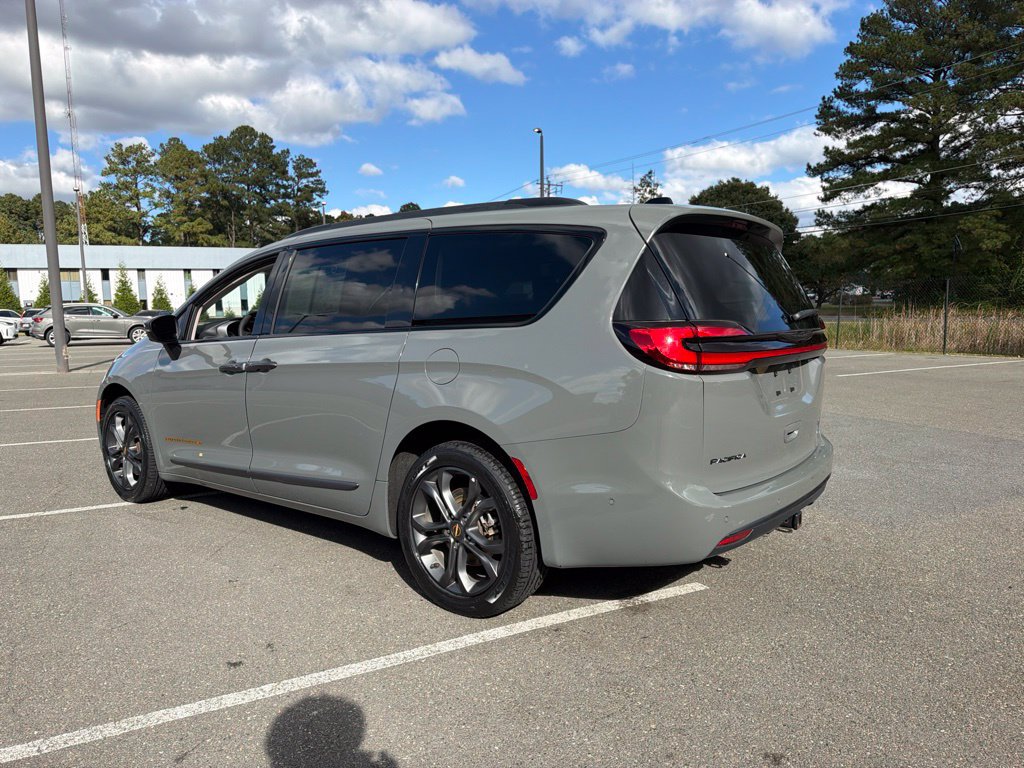 Certified 2023 Chrysler Pacifica Touring-L w/ Road Tripper Package AWD/4WD image 7