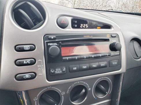 Used 2006 Toyota Matrix XR image 11