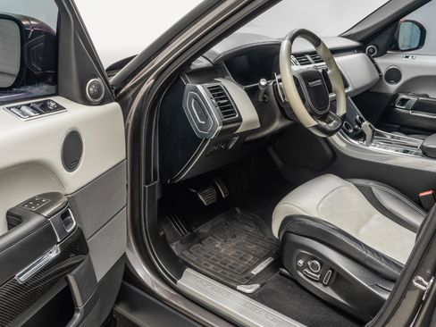 Used 2020 Land Rover Range Rover Sport SVR image 23