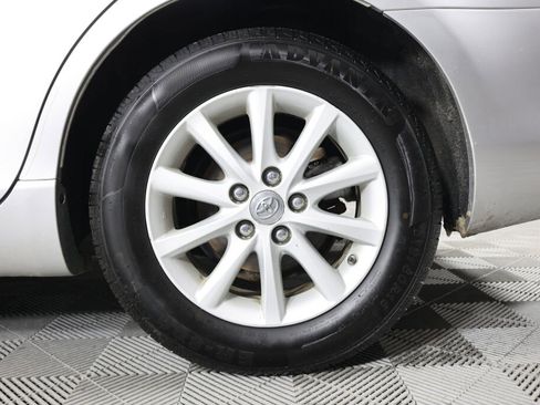 Used 2011 Toyota Camry XLE image 8