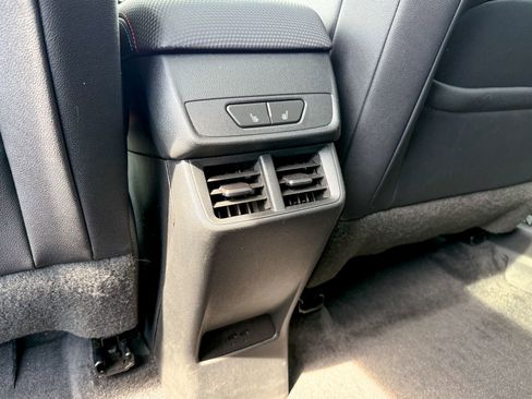 Used 2025 Chevrolet Equinox RS w/ Convenience Package III image 36