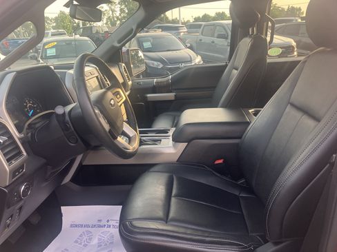 Used 2019 Ford F150 Lariat w/ Equipment Group 502A Luxury AWD/4WD image 19