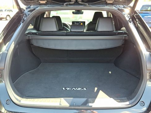 Used 2021 Toyota Venza XLE image 30