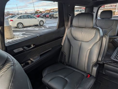 Used 2025 Hyundai Palisade Calligraphy image 16