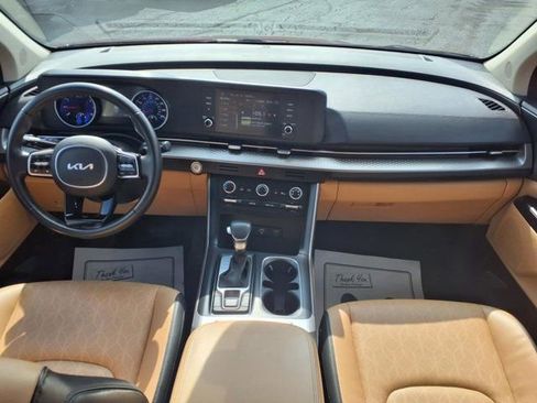 Certified 2024 Kia Carnival LX image 9