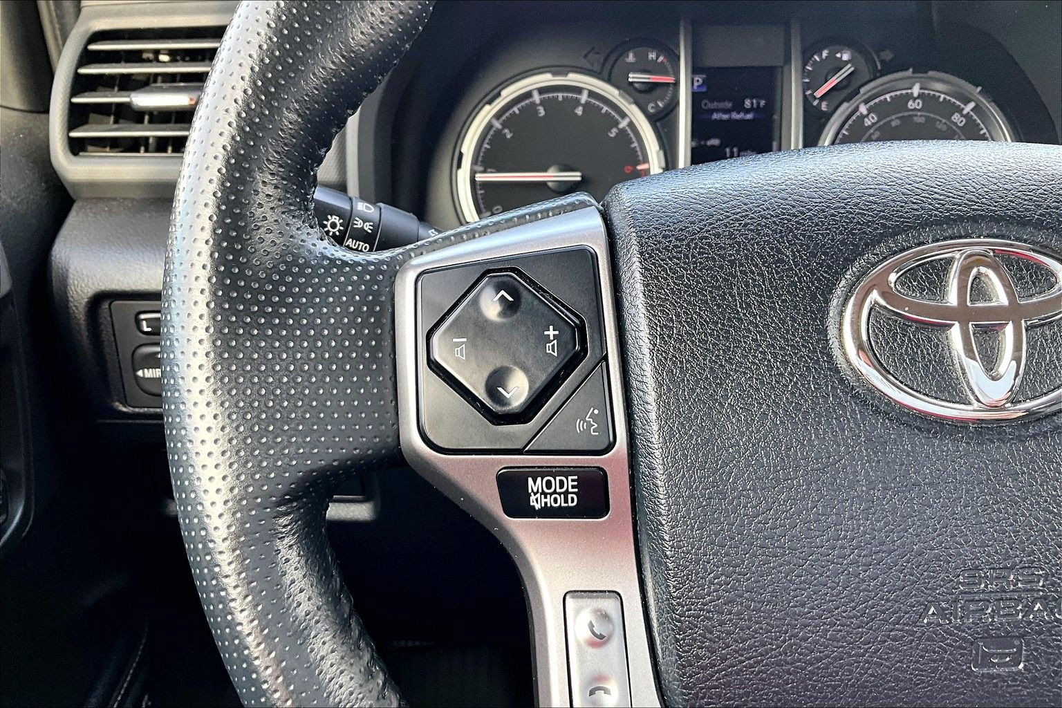 Used 2023 Toyota 4Runner Limited AWD/4WD image 15