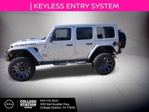 Used 2022 Jeep Wrangler Unlimited Rubicon w/ Trailer Tow Package image 7