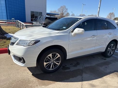 Used 2018 Acura RDX V6 with Advance Package image 2