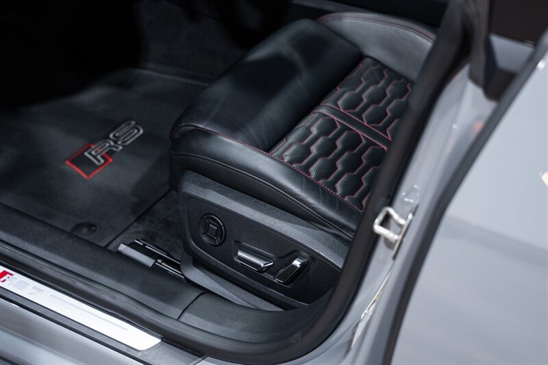 Used 2021 Audi RS 7 Sportback w/ Black Optic Package AWD/4WD image 23