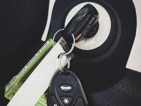 Used 2012 Toyota FJ Cruiser 2WD w/ Convenience Pkg image 9