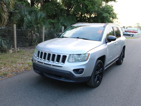 Used 2012 Jeep Compass Latitude AWD/4WD image 1