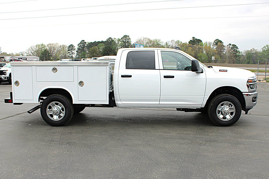 Used 2026 RAM 3500 Tradesman w/ Chrome Appearance Group A AWD/4WD image 7