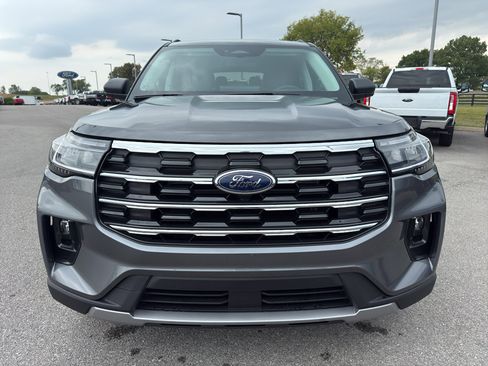 New 2025 Ford Explorer Active w/ Active Comfort Package image 2
