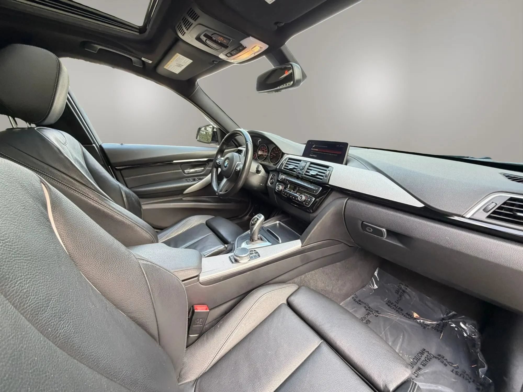 Used 2018 BMW 330i Sedan w/ M Sport Package RWD image 17