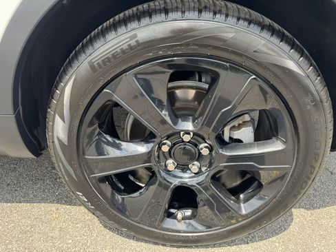 Used 2018 Land Rover Discovery SE AWD/4WD image 21