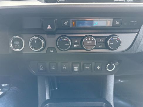 Used 2020 Toyota Tacoma TRD Sport 4x4 4dr Double Cab 5 image 38