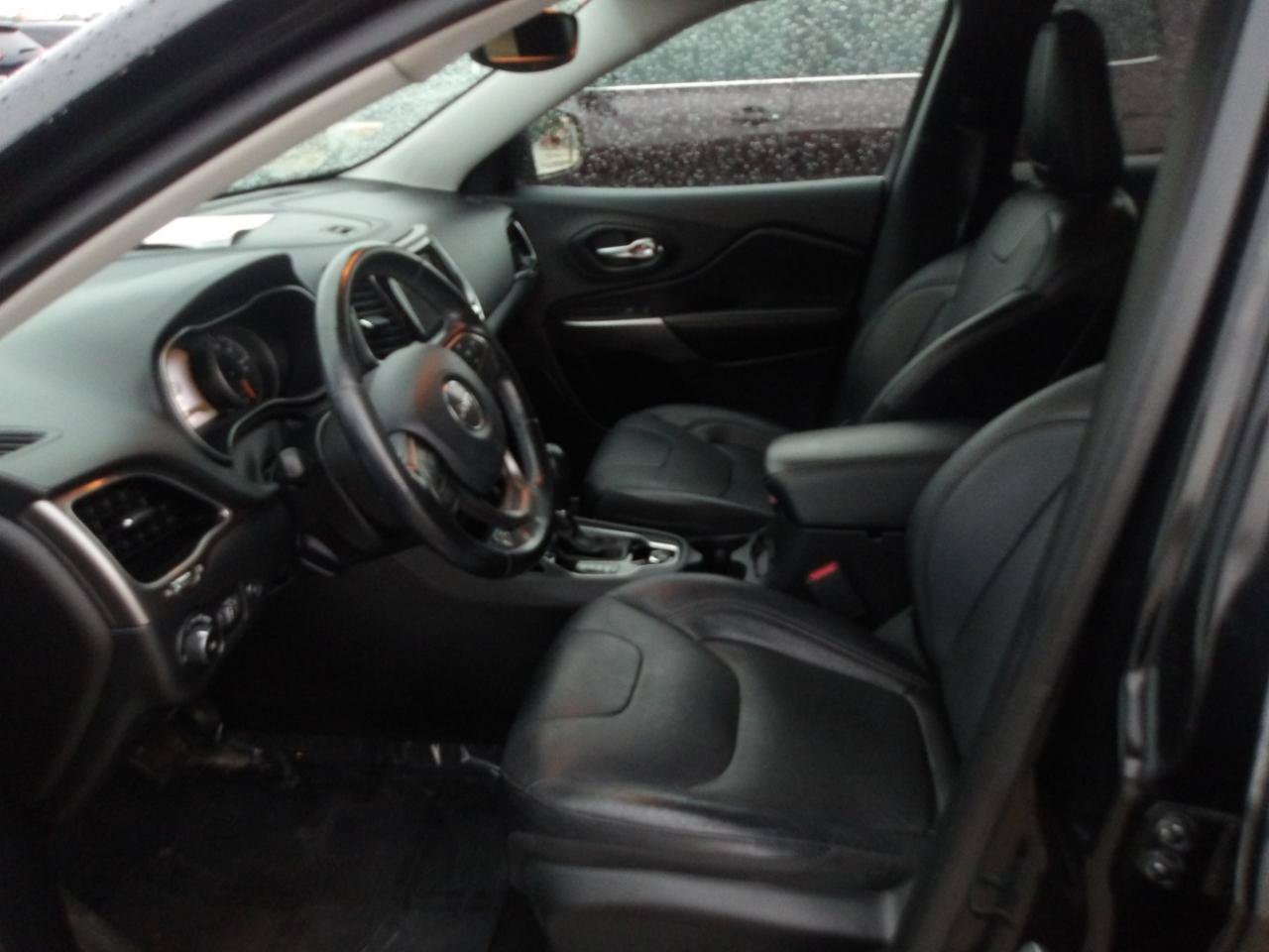 Used 2020 Jeep Cherokee Limited FWD image 19