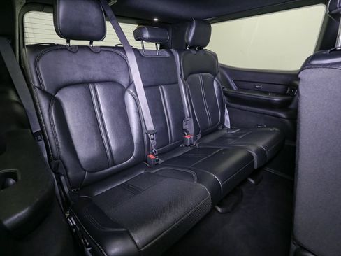 Used 2024 Jeep Wagoneer Series II AWD/4WD image 24
