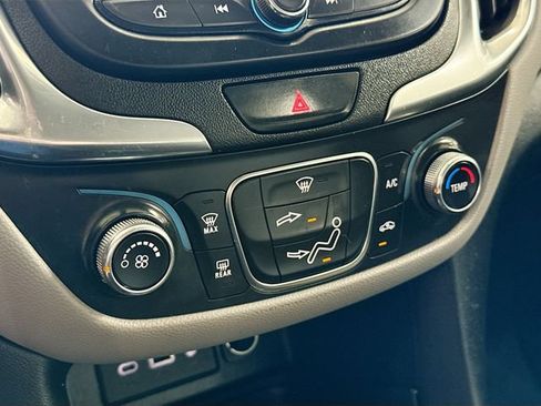 Used 2021 Chevrolet Equinox LS FWD image 16