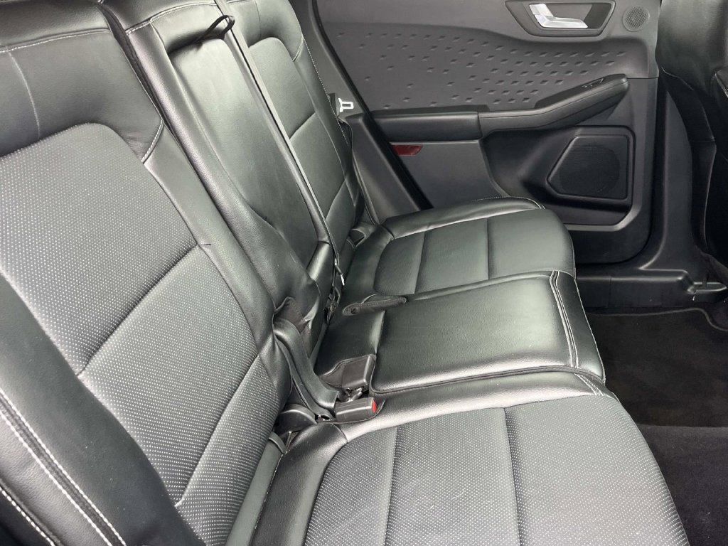Used 2020 Ford Escape Titanium AWD/4WD image 24